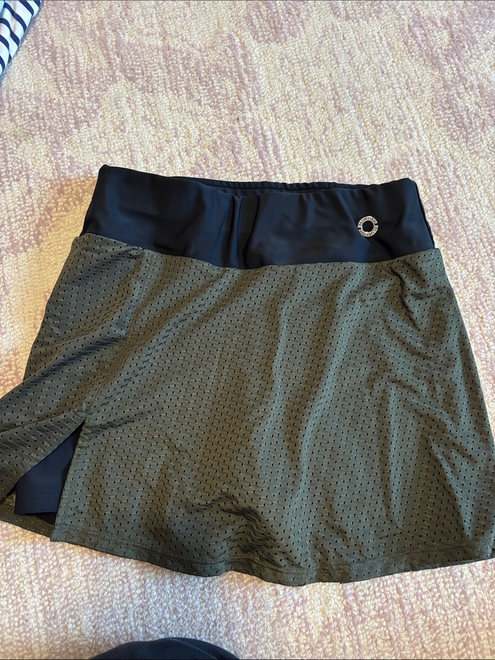 Adorable tennis set- includes Skirt and tank - Picture 6 of 6